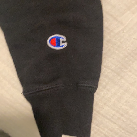 Champion hoodie, size M US - Picture 3 of 4